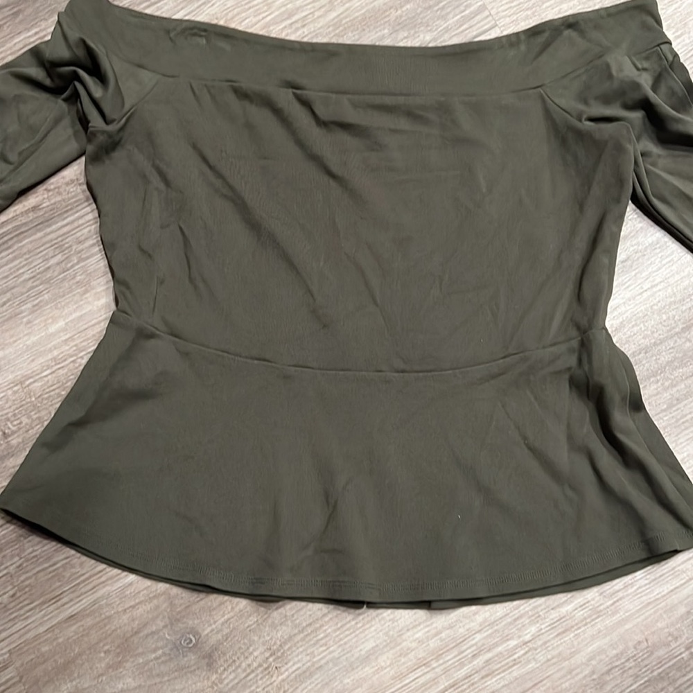 BCBG Top - Picture 3 of 4